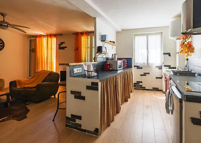 Dans Le Centre Medieval *