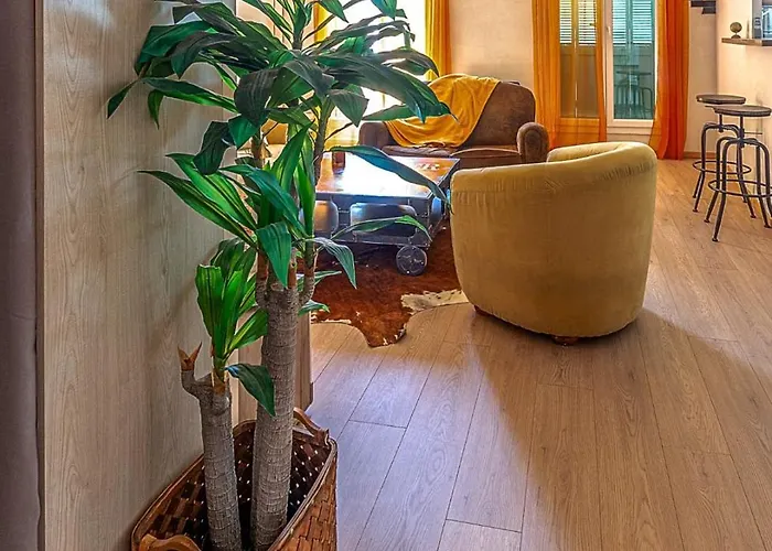 Dans Le Centre Medieval Ιέρ